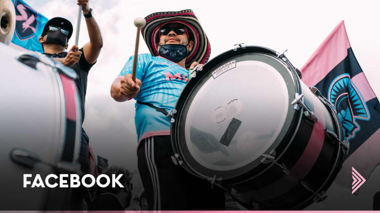 SocialMedia-Facebook